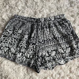Black and white patterned flowy shorts